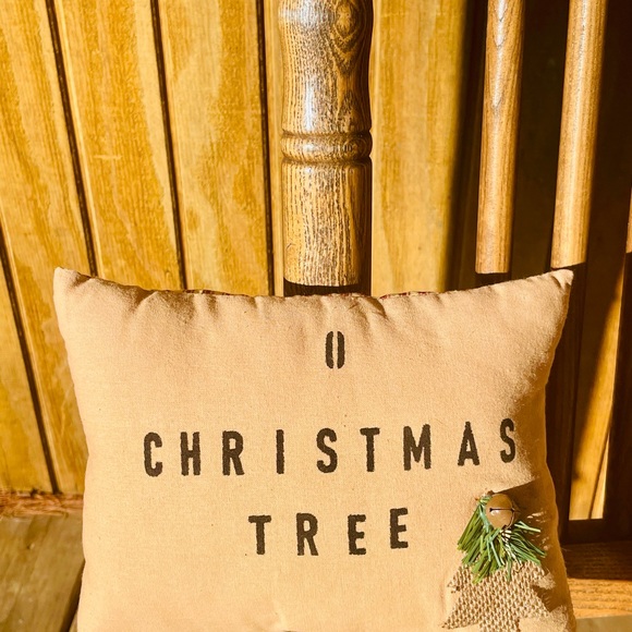*O Christmas Tree Primitive Pillow - Picture 6 of 13